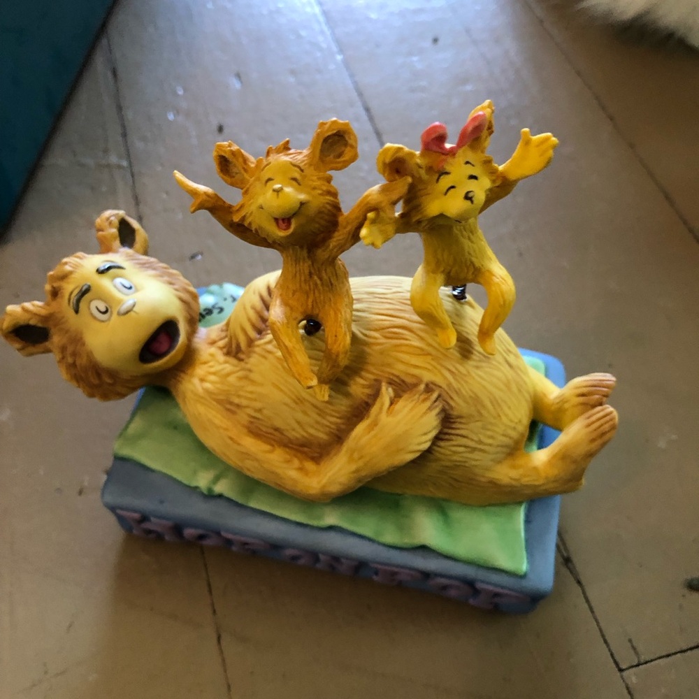 Dr. Seuss Hallmark collection Hop on Pop Figurine